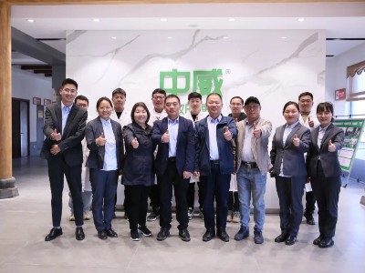 中國無機鹽工業(yè)協(xié)會生物刺激劑專業(yè)委員會劉健主任一行蒞臨中威交流指導(dǎo)